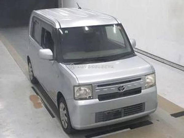 Toyota Pixis Space 2011, photo 1 of 1