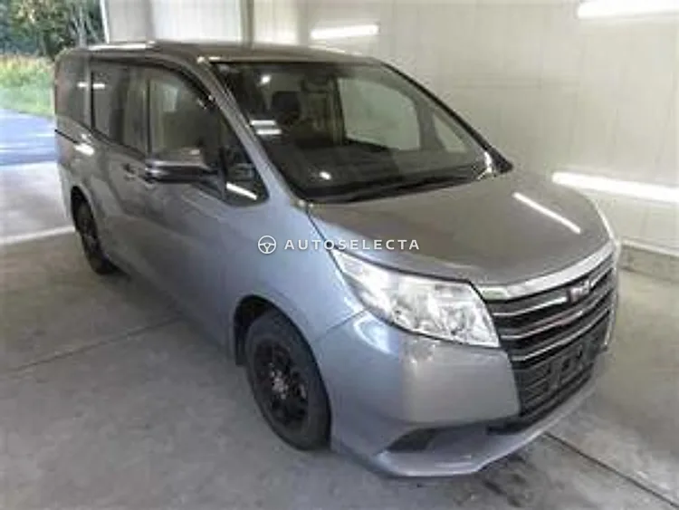 Toyota Noah 2015, photo 1 of 1