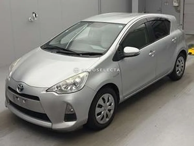 Toyota Aqua 2015, photo 1 of 1