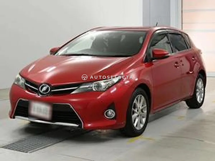 Toyota Auris 2013, photo 1 of 1