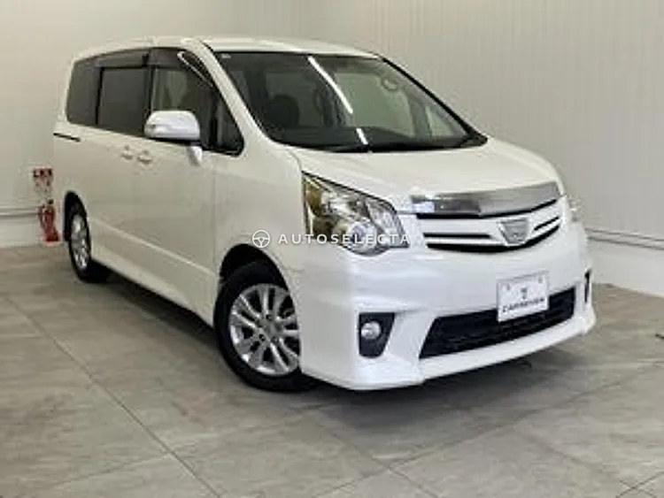 Toyota Noah 2013, photo 1 of 1