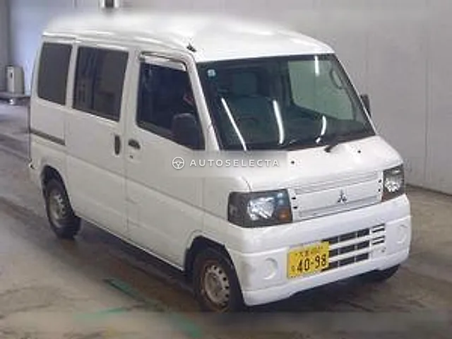 Mitsubishi Minicab Van 2010