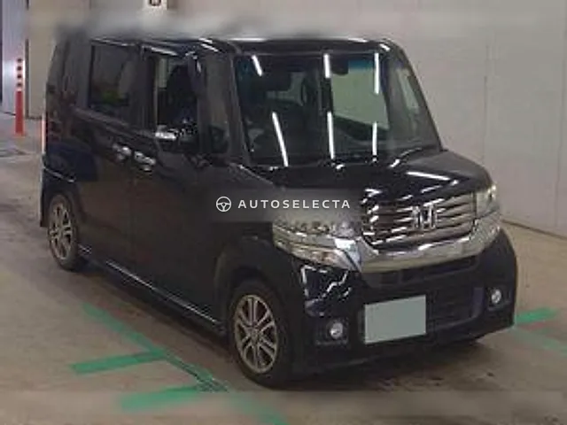 Honda N-BOX Custom 2014, auction grade 3.5