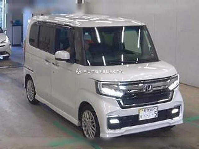 Honda N-BOX Custom 2023, auction grade 4.5