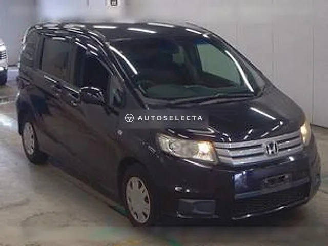 Honda Freed Spike 2011, auction grade 3