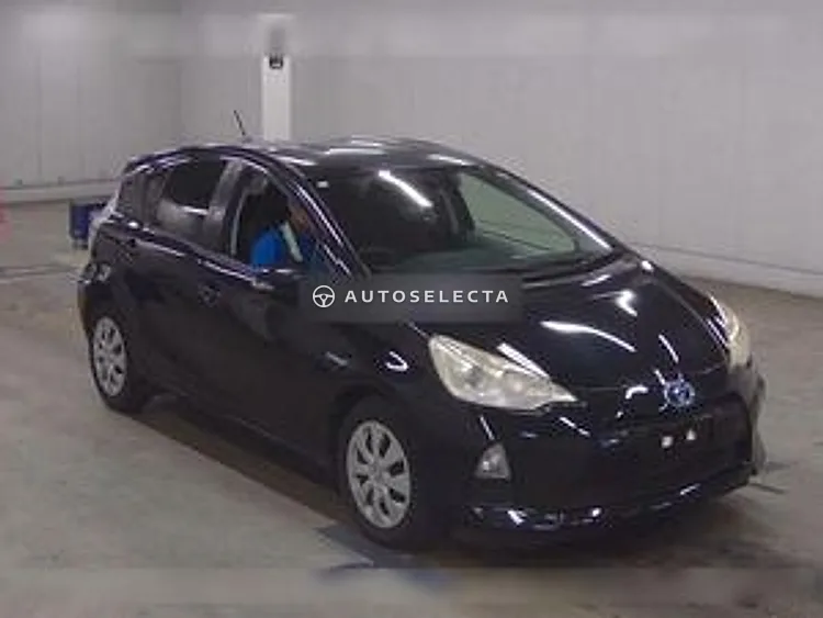 Toyota Aqua 2013, photo 1 of 6