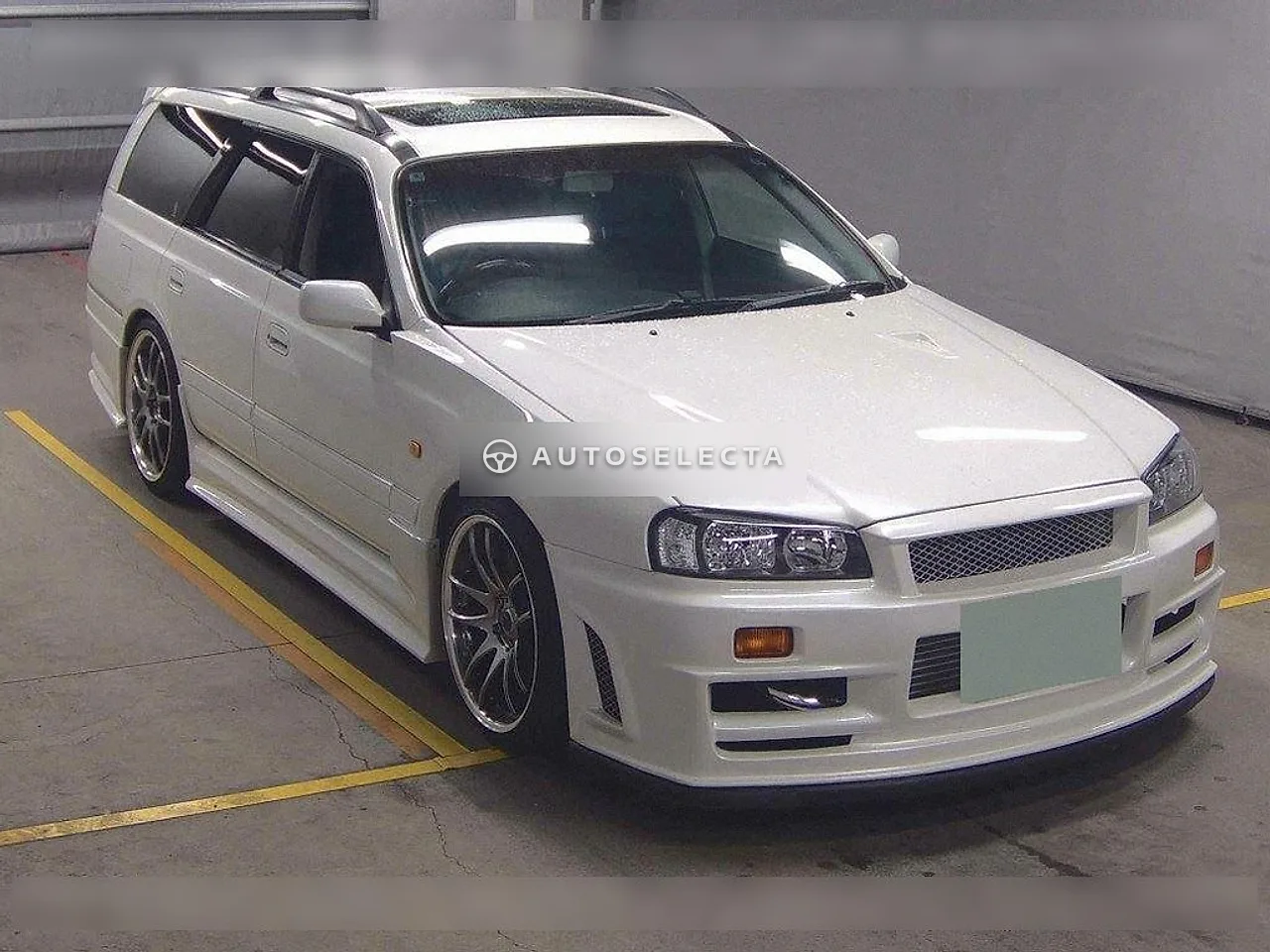 Nissan Stagea 2000, photo 1 of 1