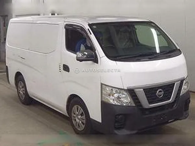 Nissan NV350 Caravan 2018, auction grade 3.5