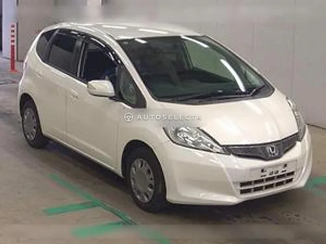 Honda Fit 2017, auction grade 3.5