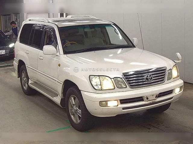 Toyota Land Cruiser 100 2005, auction grade 3