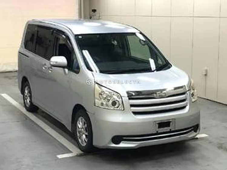 Toyota Noah 2009, photo 1 of 1