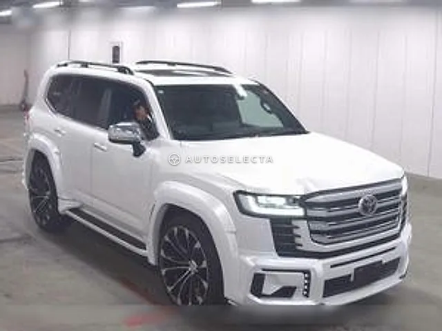 Toyota Land Cruiser 2023, auction grade 5