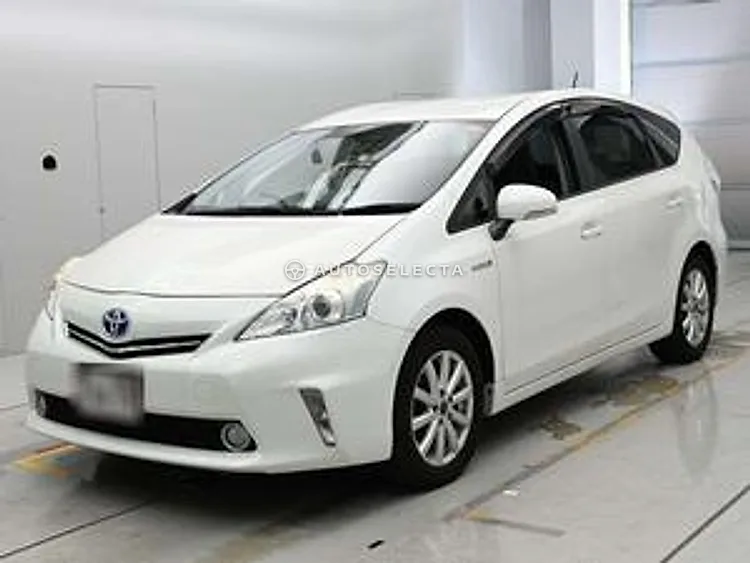 Toyota Prius Alpha 2014, photo 1 of 1