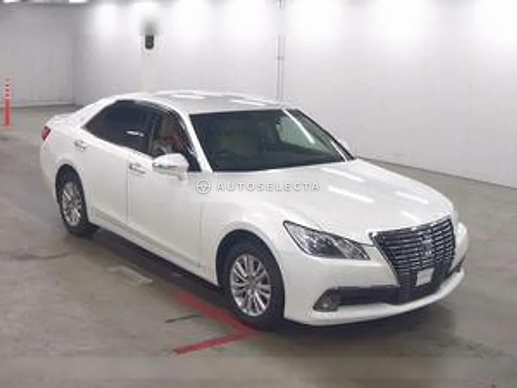 Toyota Crown 2013, photo 1 of 6