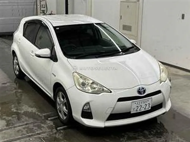 Toyota Aqua 2012, photo 1 of 1
