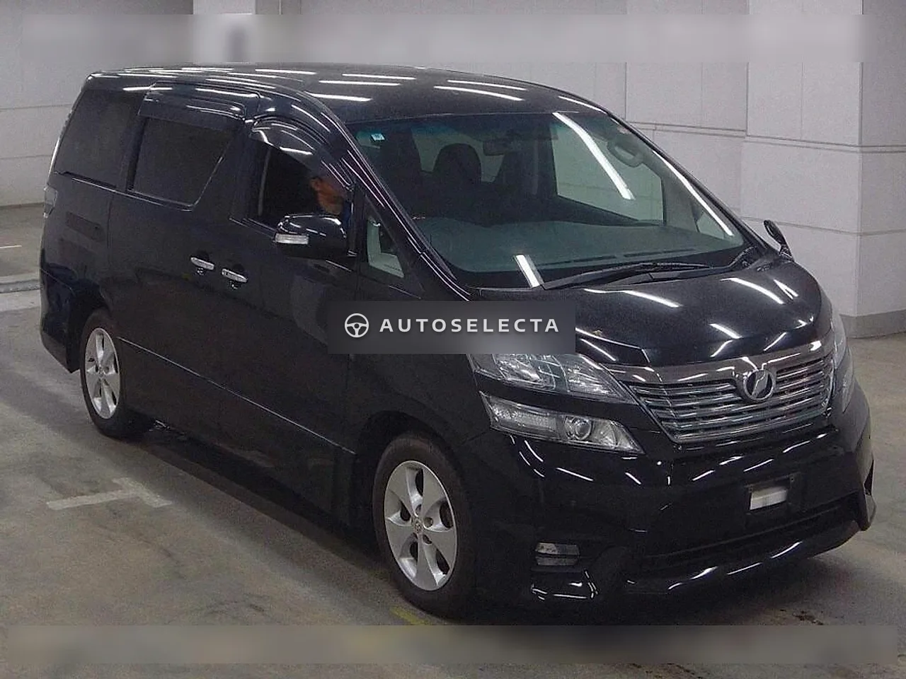 Toyota Vellfire 2011, photo 1 of 6