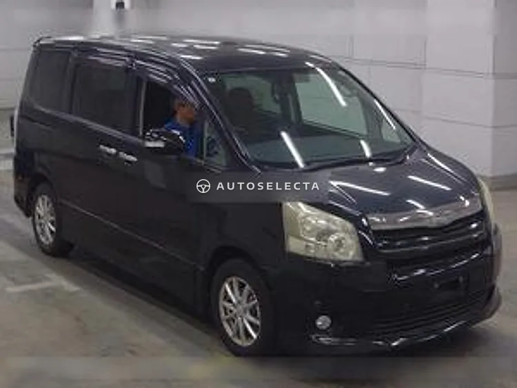 Toyota Noah 2007, photo 1 of 1