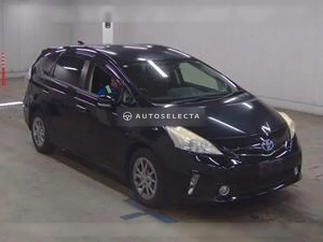 Toyota Prius Alpha 2013, auction grade R