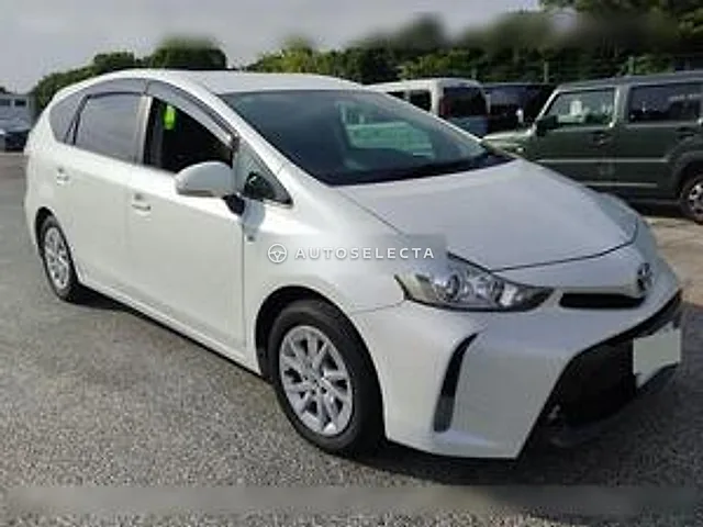 Toyota Prius Alpha 2017