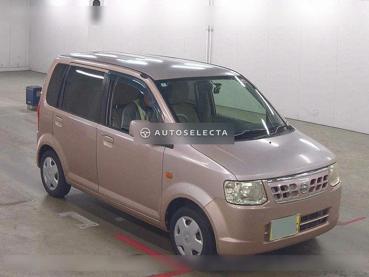 Nissan Otti 2012, photo 1 of 1