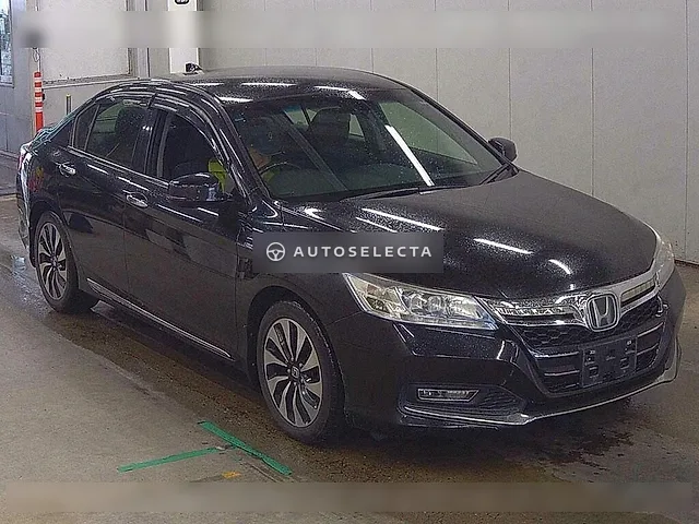 Honda Accord Hybrid 2013, auction grade 4