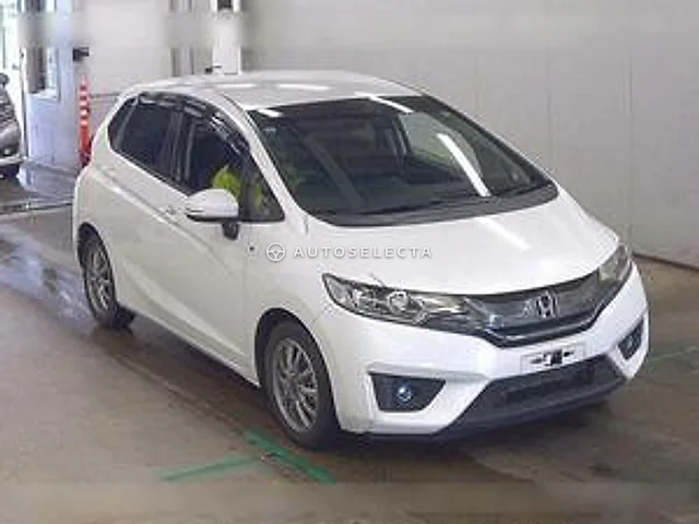 Honda Fit Hybrid 2015, auction grade 4.5