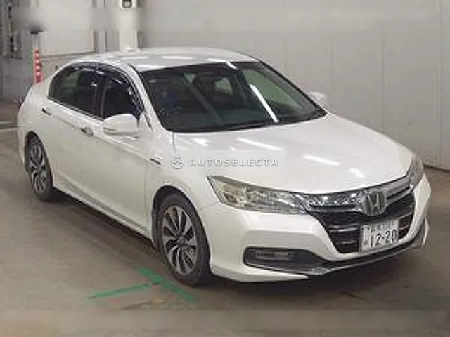 Honda Accord Hybrid 2016, auction grade 4.5
