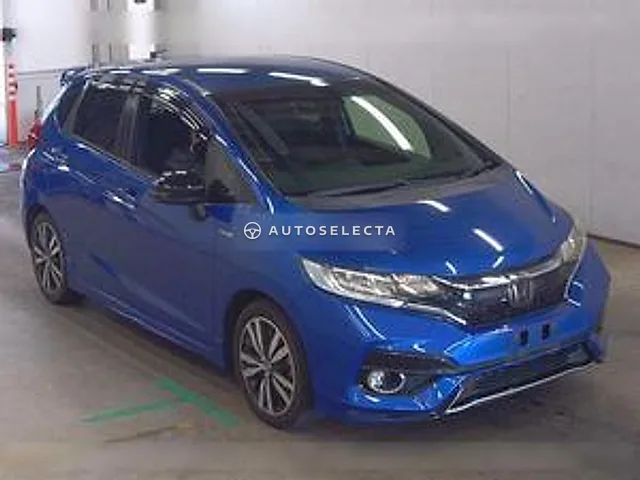 Honda Fit Hybrid 2017, auction grade 3.5