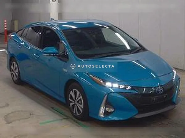 Toyota Prius PHV 2017, auction grade R