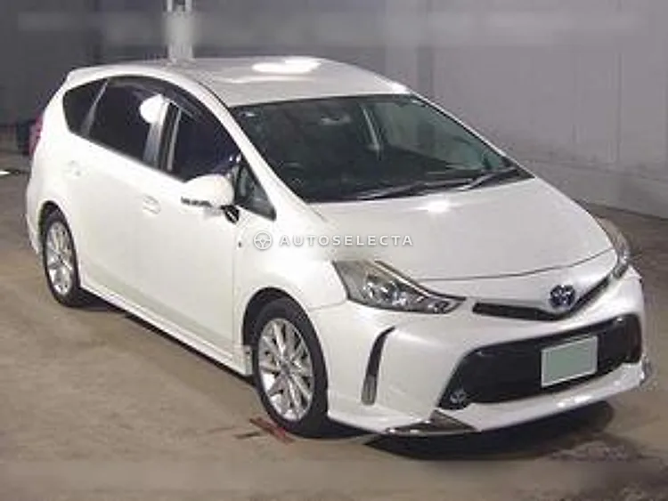 Toyota Prius Alpha 2015, photo 1 of 1