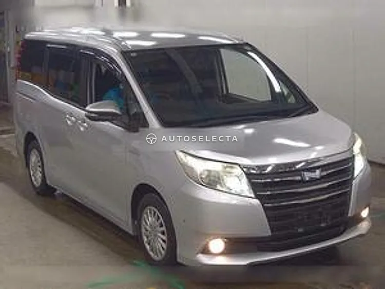 Toyota Noah 2014, photo 1 of 1