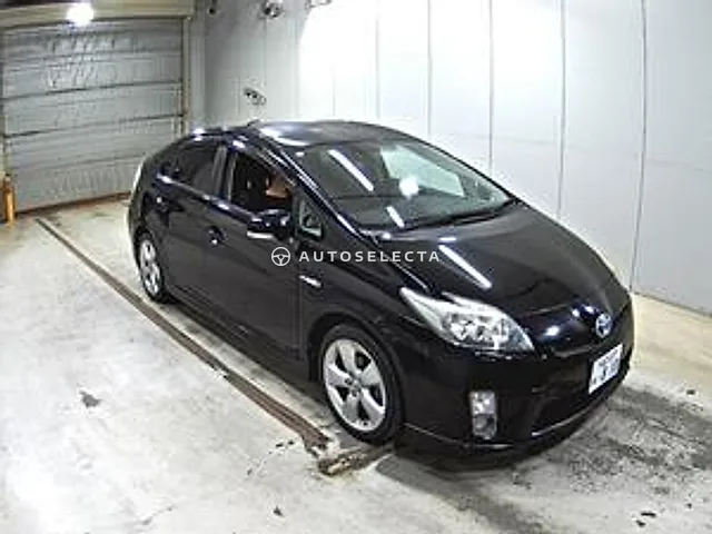 Toyota Prius 2011, auction grade R