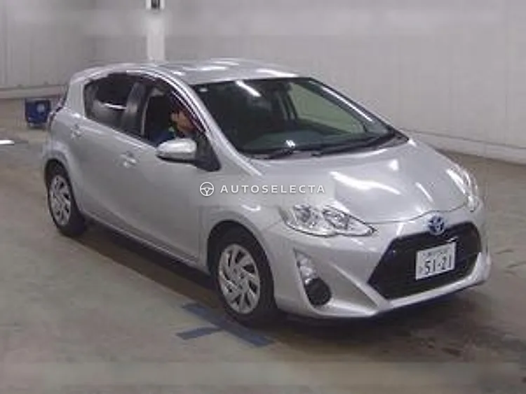 Toyota Aqua 2015, photo 1 of 1