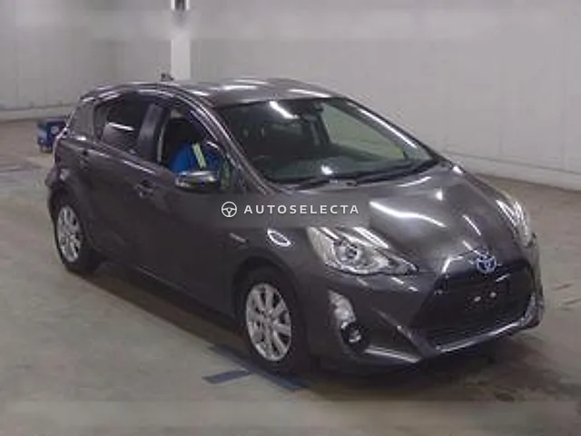 Toyota Aqua 2016, auction grade R