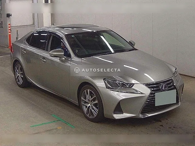 Lexus IS 2017, auction grade 4.5