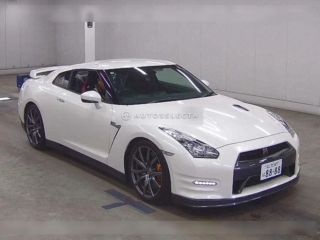 Nissan GT-R 2011, auction grade 4