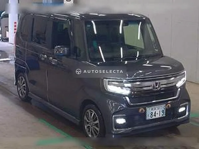 Honda N-BOX Custom 2022, auction grade 4