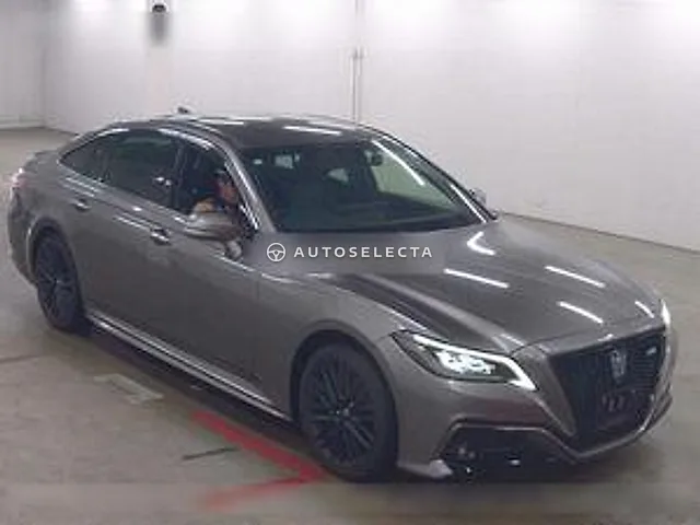 Toyota Crown Hybrid 2021, auction grade 4.5