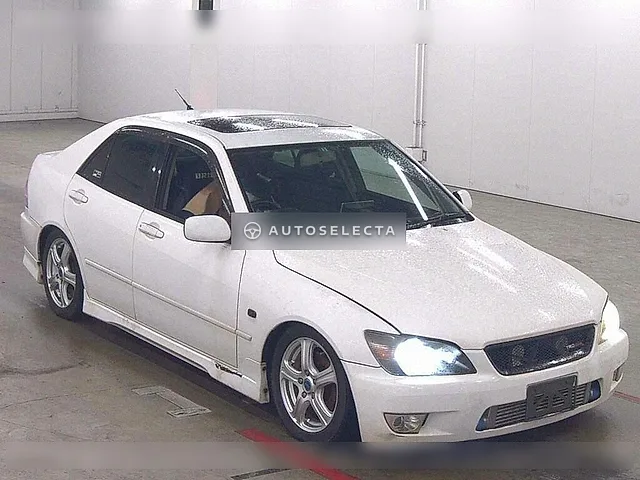 Toyota Altezza 2000, auction grade 3