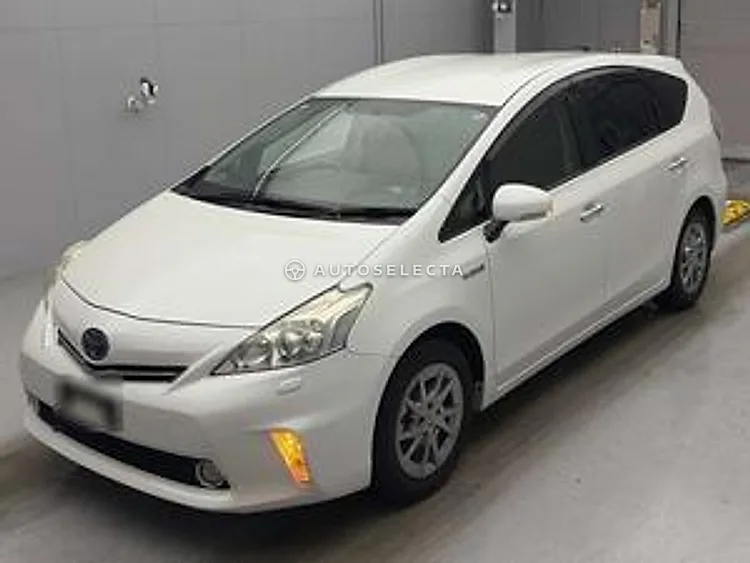 Toyota Prius Alpha 2014, photo 1 of 1