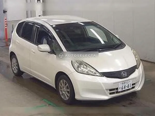Honda Fit 2013, auction grade 3.5