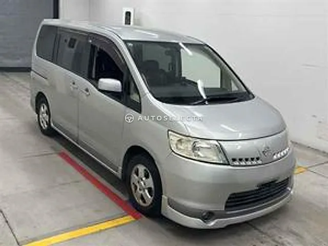 Nissan Serena 2005, auction grade R