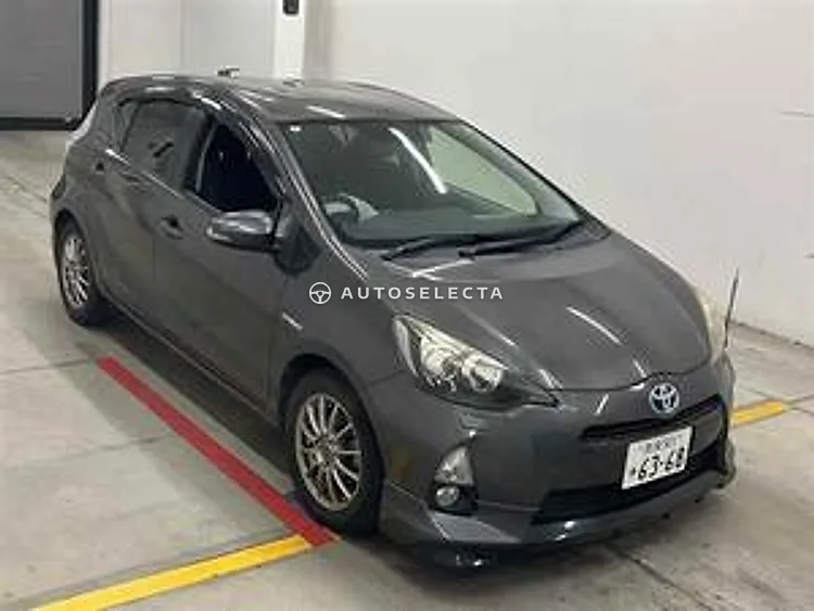 Toyota Aqua 2012, photo 1 of 1