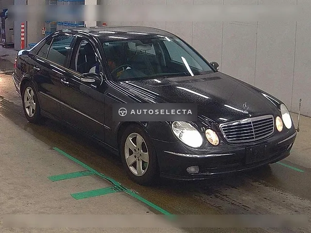 Mercedes-Benz E-Class 2003, auction grade 4