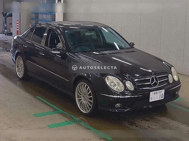 Mercedes-Benz E-Class 2003, auction grade 4
