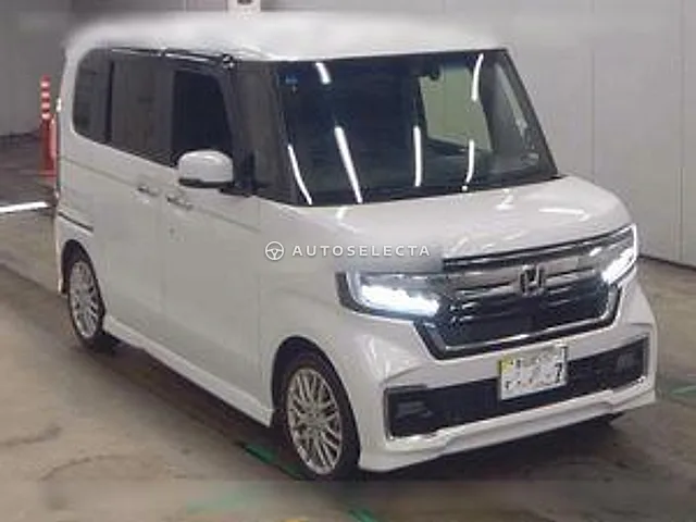 Honda N-BOX Custom 2022, auction grade 4.5