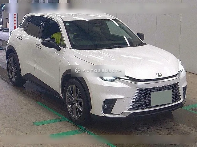 Lexus LBX 2024, auction grade 4.5