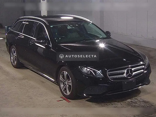 Mercedes-Benz E-Class Station Wagon 2017, auction grade 4