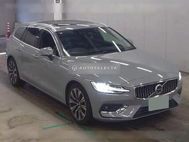 Volvo V60 2024, auction grade 5