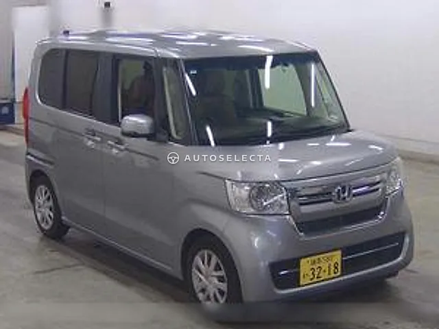 Honda N-BOX 2023, auction grade R